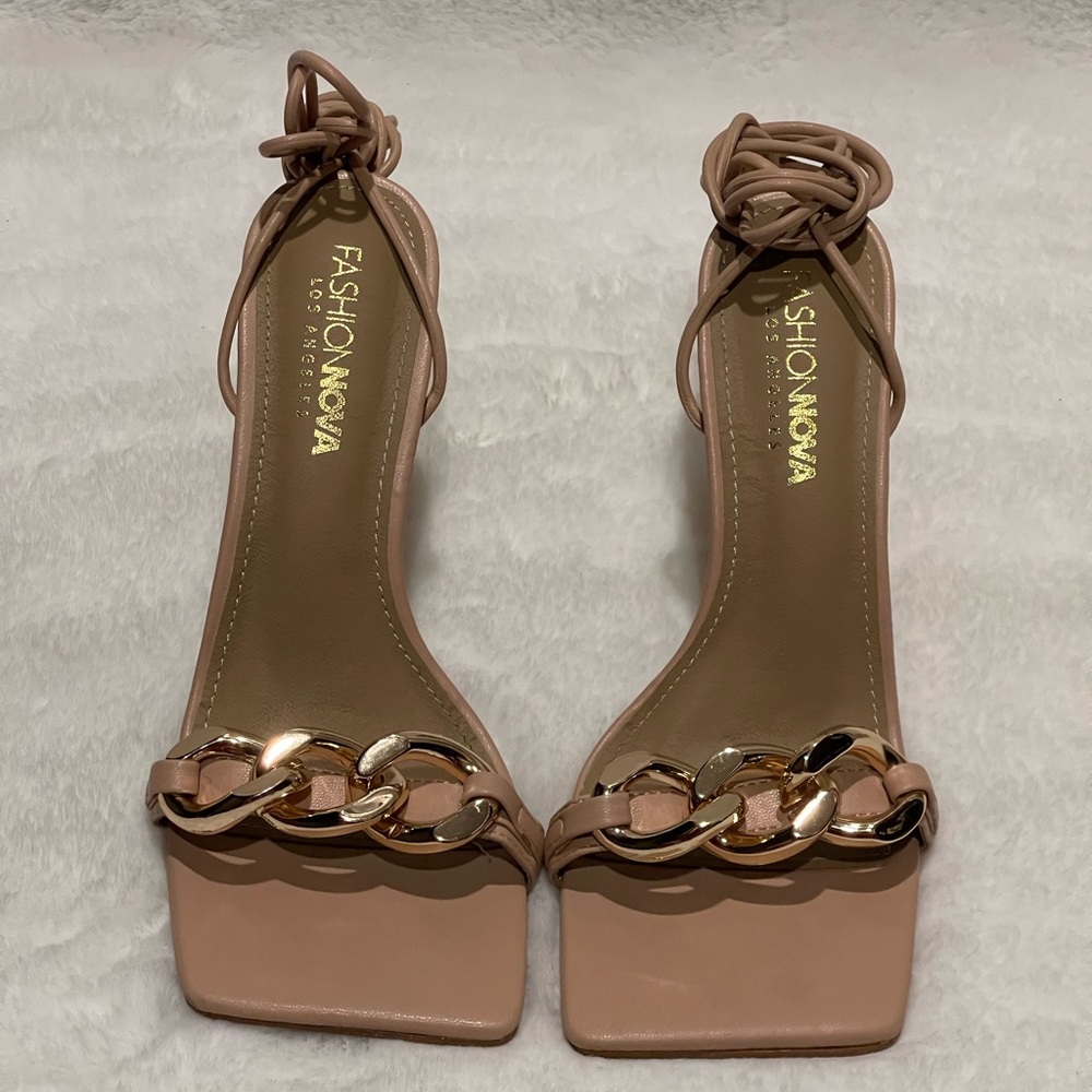 Fashion Nova Nude Heels Size 7